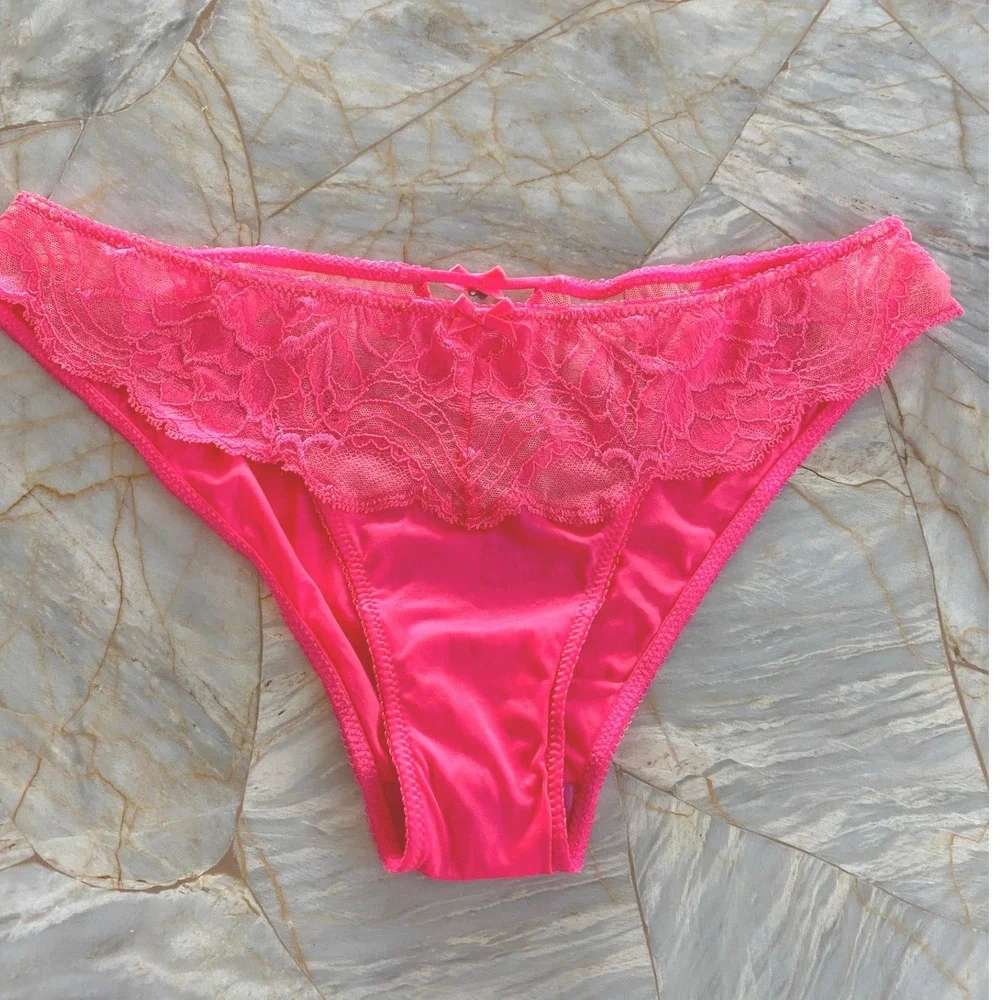 Victorias Secret Neon Pink Lace Satin Low Rise Bikini Panty Medium Bow 2013 y2k